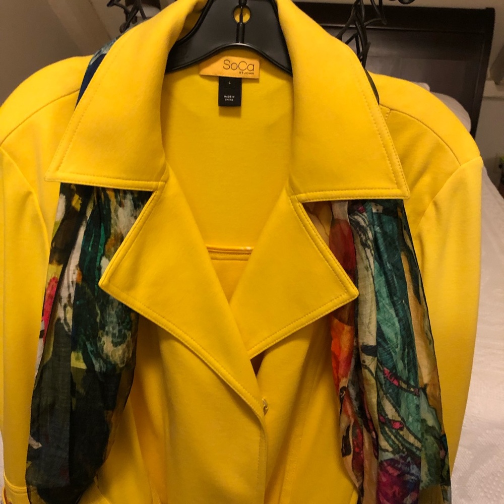 St. John SoCa yellow blazer size Large